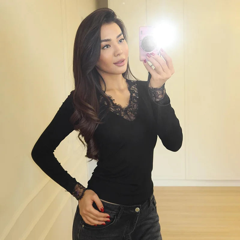 Sexy Lace Trim Long Sleeve T-shirt Solid V Neck Slim Fit Crop Top Fashion Splice Hottie Club Party Top Autumn New Lady Pullover